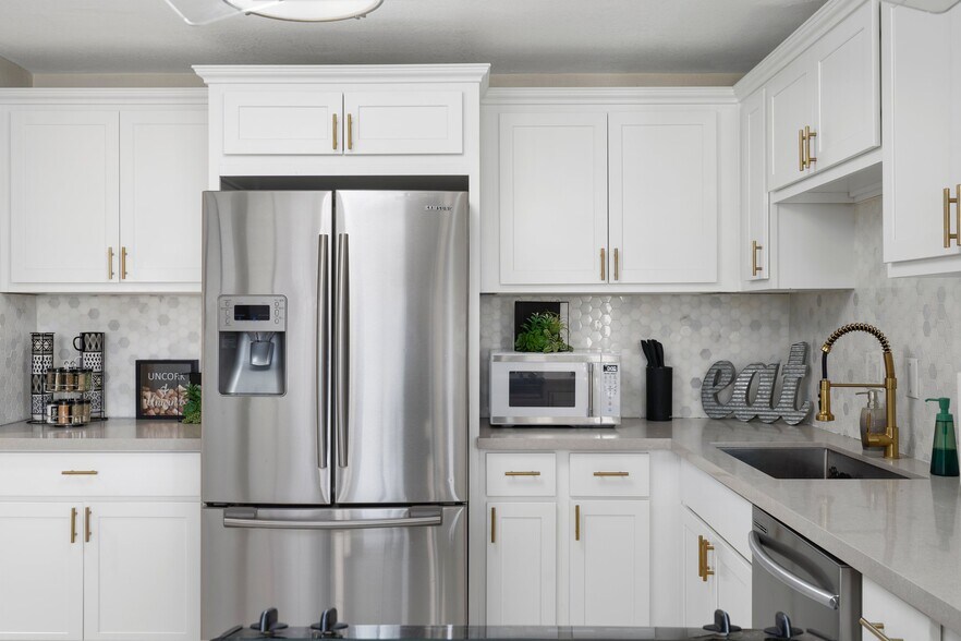 Building Photo - 7902 E Latham St