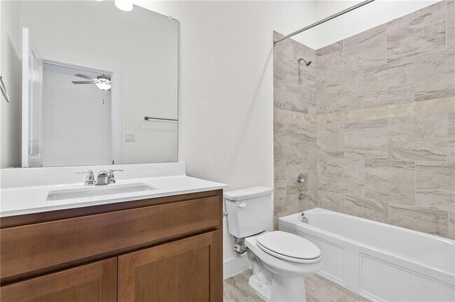 Building Photo - 121 Buckle Cove