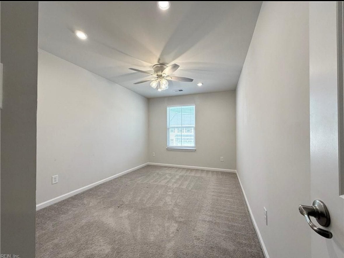 Building Photo - 3432 Foxglove Dr