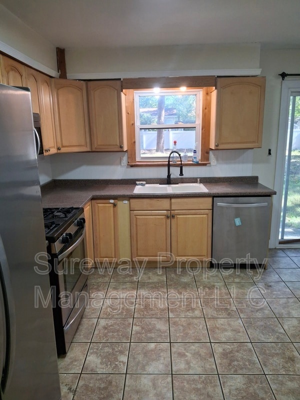 Building Photo - 1002 Belleview Blvd