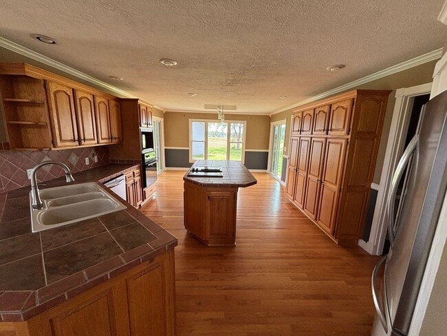 Building Photo - Large 3-Bedroom, 2-Bathroom Country Living...