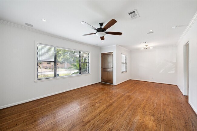 Building Photo - 4214 Glebe Rd