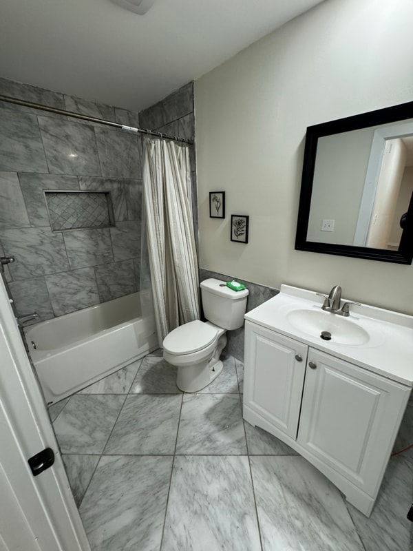 Building Photo - 120 Clinch Dr