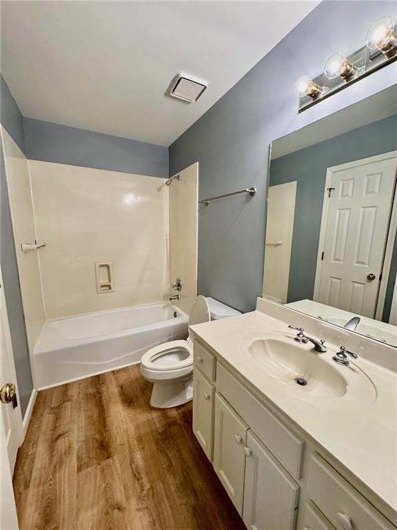 Building Photo - 5450 Heathridge Terrace