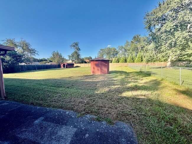 Building Photo - 7225 Deville Way