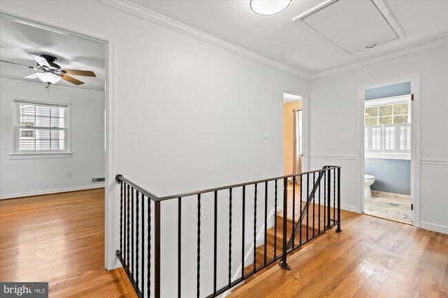 Building Photo - 8705 Bluedale St