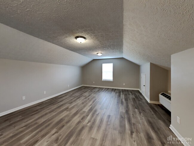 Building Photo - 753 Jaywood Dr