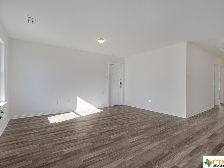 Family Room - 1103 Attas Ave