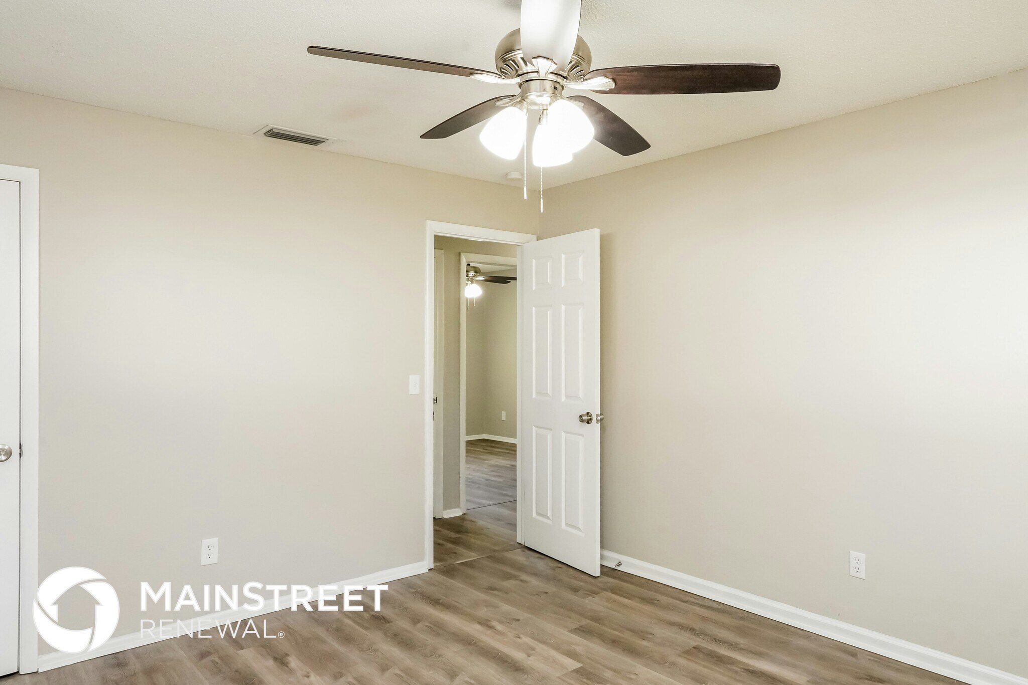 Building Photo - 913 Redwood Ct