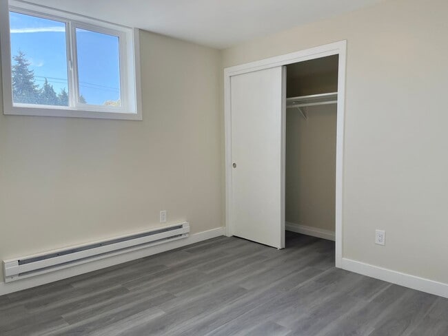 Building Photo - 2 Bedroom 2 Bathroom Ballard Duplex!