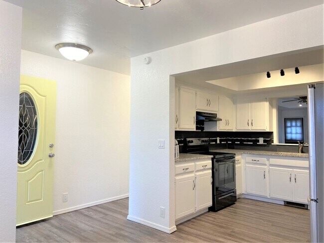 Building Photo - Spacious 3-Bedroom Home with Modern Amenit...