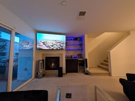 Building Photo - 3542 Shoreline Bluff Ln