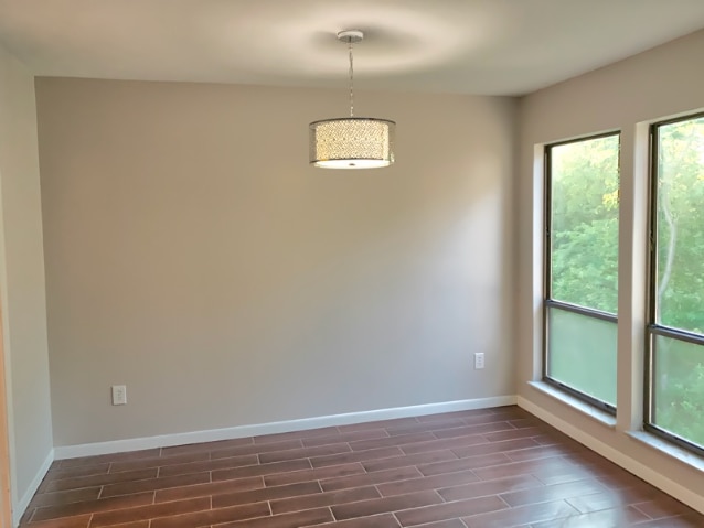 Building Photo - Freshly Painted and Clean Condo in Indian ...