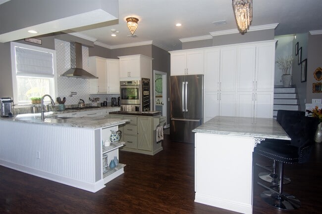 Building Photo - 500 Turnberry Ln