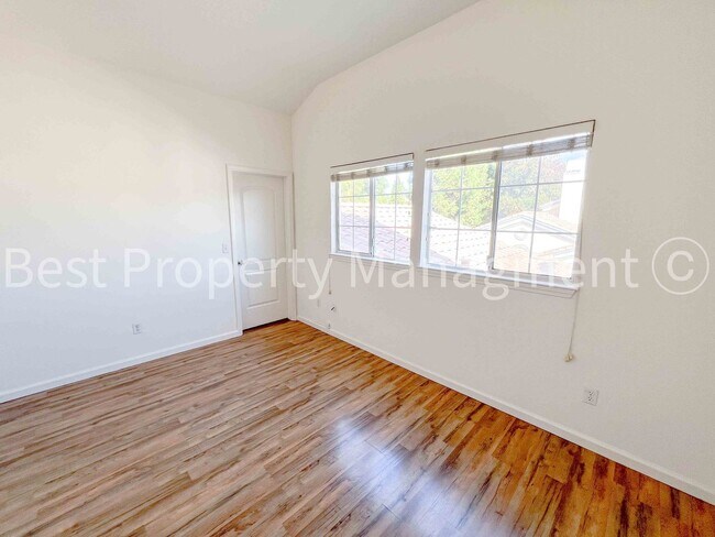 Building Photo - 3 Bedrooms/ 3 Bathrooms; 1,720 Square Foot...
