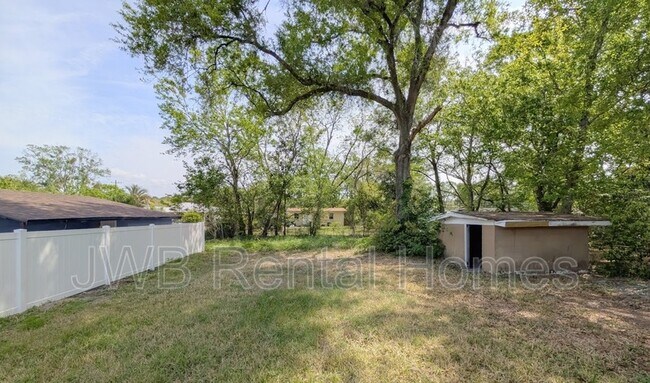 Building Photo - 5739 Bree Rd