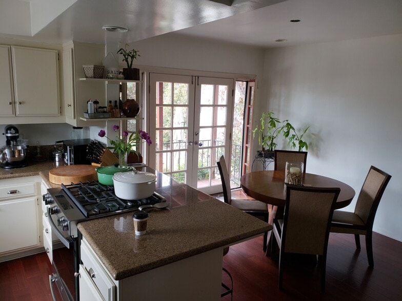 Kitchen (Old Counters) - 2090 E Mountain St