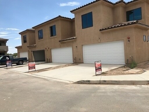 Primary Photo - Eldorado Condo available for Rent!