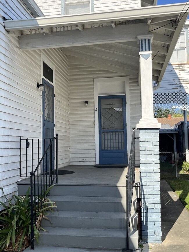 Building Photo - fbm3315