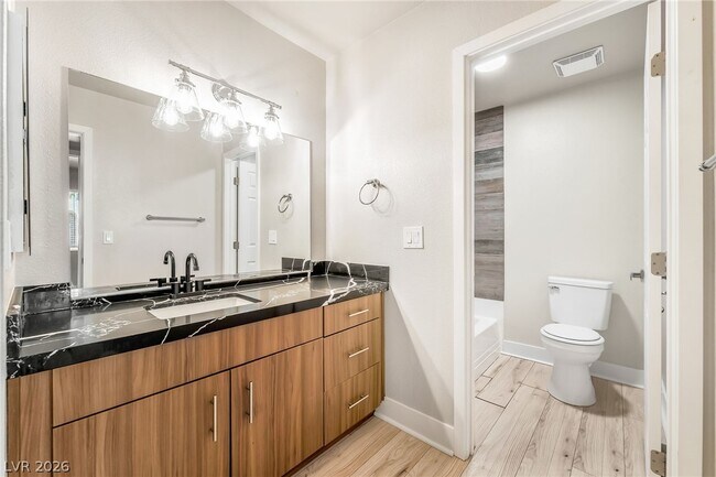 Building Photo - 1405 Vegas Valley Dr