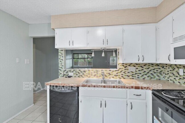 Building Photo - 11908 Broad Oaks Dr