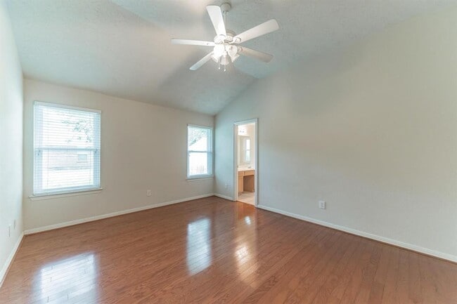 Building Photo - 519 Mesquite Dr