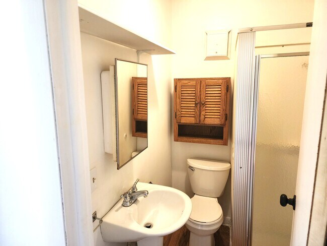 Building Photo - 3884 N West River Rd