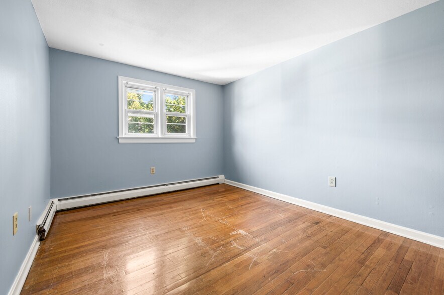 Building Photo - 34 Deerfield Ct