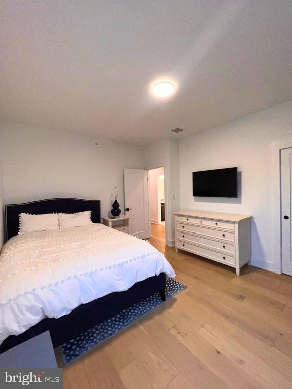 Building Photo - 986 Henry Ave