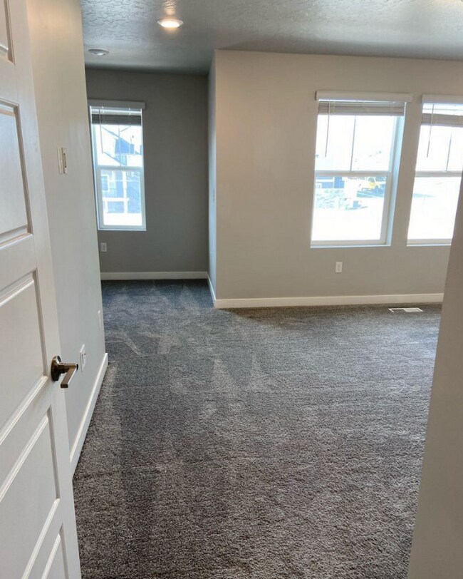 Building Photo - Lehi townhome for rent!
