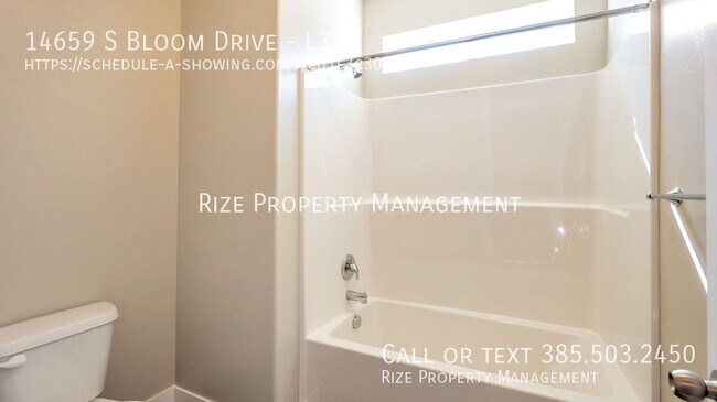 Building Photo - 14659 Bloom Dr