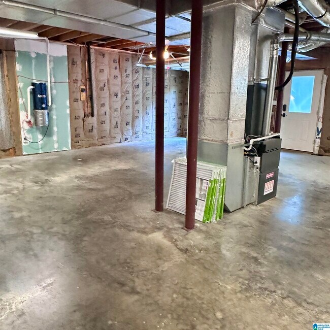 Building Photo - 5982 Valley Way