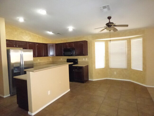 Building Photo - 14082 W Rosewood Dr