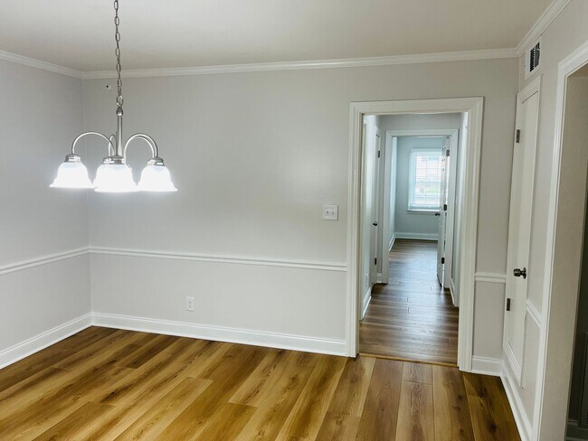 Building Photo - Wow! Newly renovated 2 bedroom 2 bathroom unit in Lithonia. Must see!