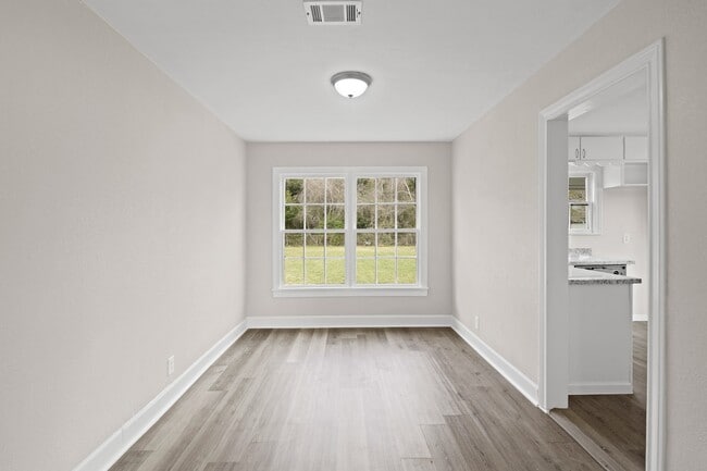 Building Photo - 904 Stubbs St