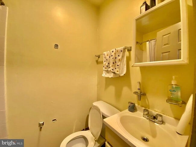 Building Photo - 2104 N 11th St