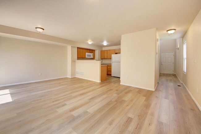 Building Photo - Low-Maintenance Living in Colorado Springs