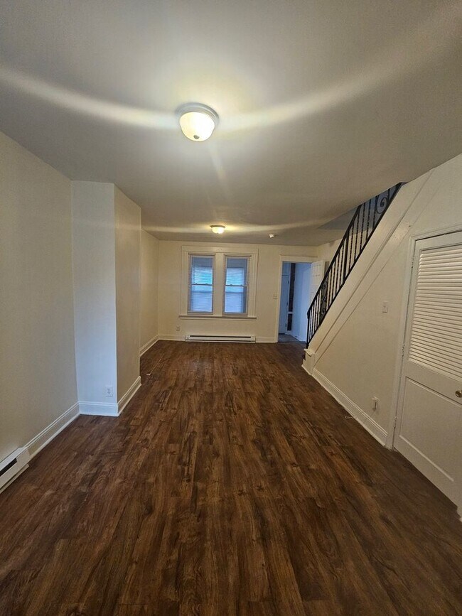 Building Photo - Well Priced Home - Elmwood Park