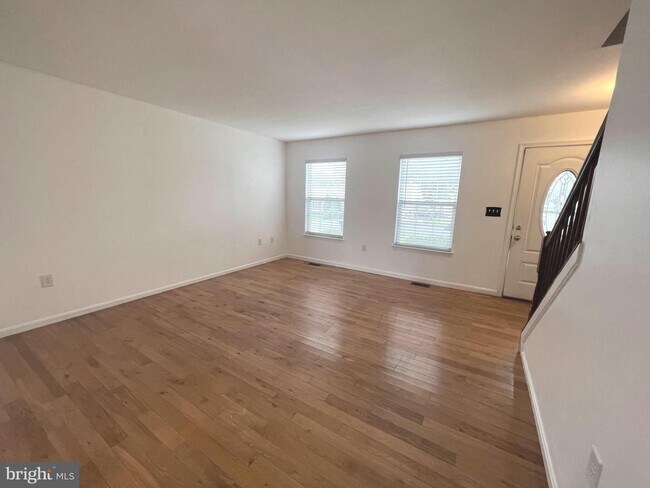 Building Photo - 513 Willow Ave