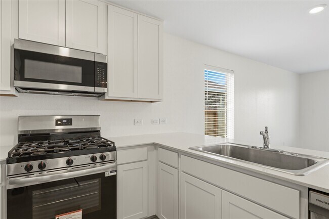 Building Photo - 9323 Speckled Trout Dr