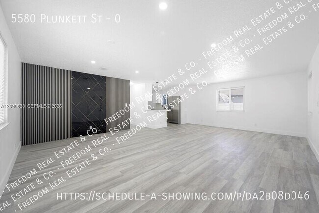 Building Photo - 5580 Plunkett St