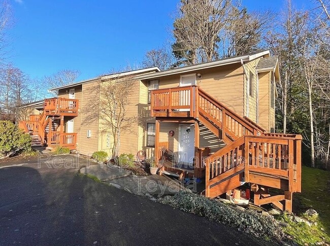 Building Photo - 1334 Puget St