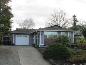 Building Photo - 5002 N 39th St