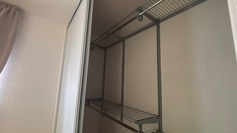 Building Photo - 7795 Canyon Point Ln