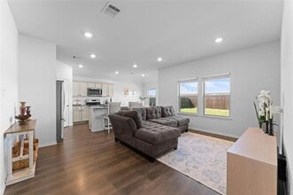 Building Photo - 1322 Community Way