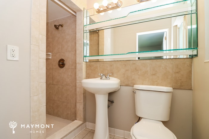 Building Photo - 1976 Drew Plaza