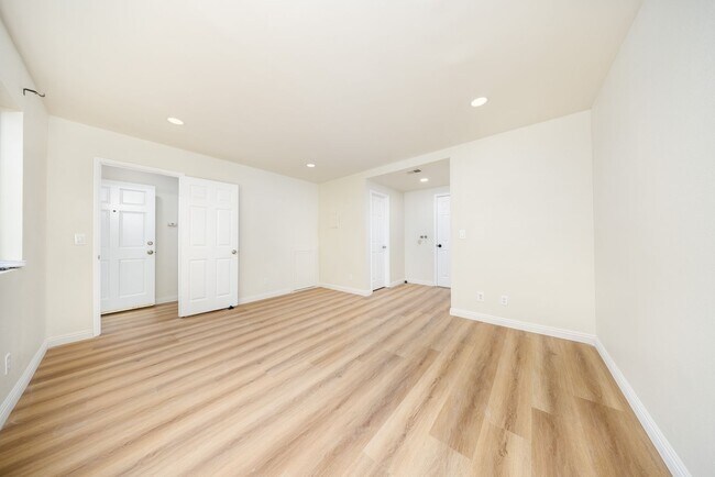 Building Photo - SPACIOUS 3 BED 2BATH UNIT LOCATED IN DESIRABLE MONTEREY PARK LOCATION!!