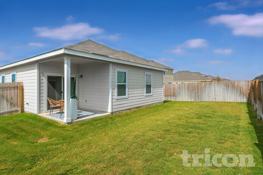 Building Photo - 14637 Maple Ter