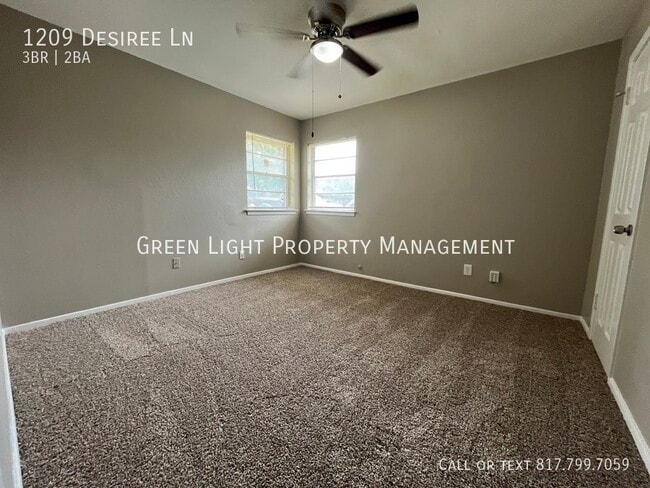 Building Photo - 1209 Desiree Ln