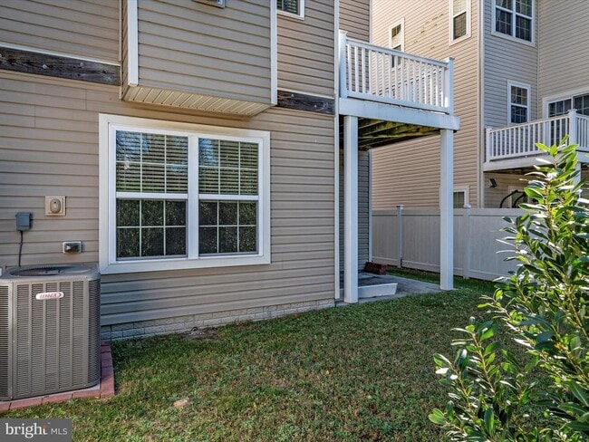 Building Photo - 7812 Sunhaven Way